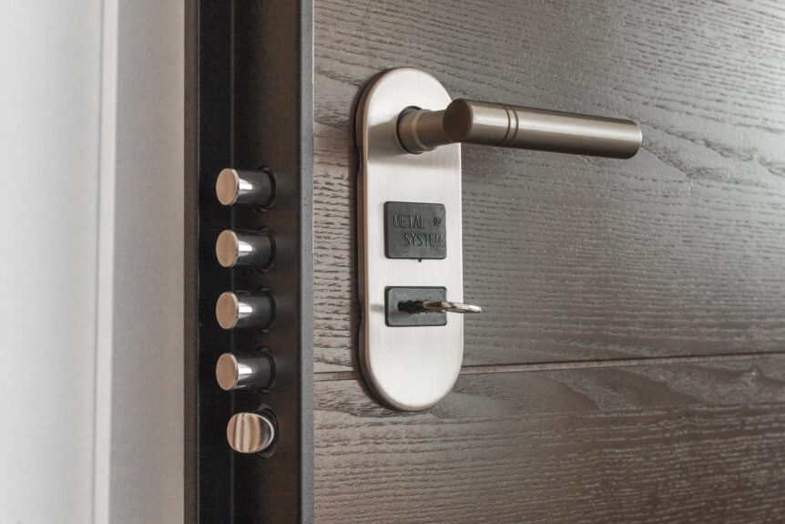 Your Organization Needs To Be Using Multi-Factor Authentication Right Now 1 doorlock